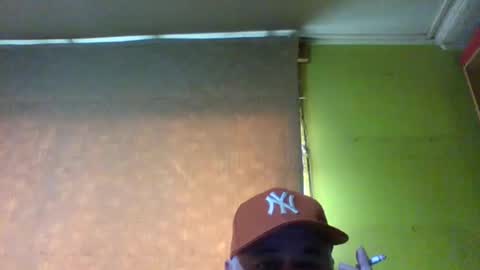 crmperez online show from October 2025 08:19:01 PM