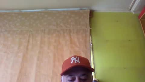 crmperez online show from November 2025 08:19:01 PM