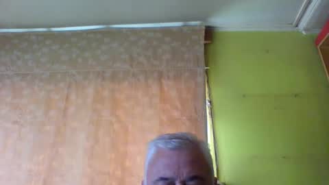 crmperez online show from November 2025 06:10:02 PM