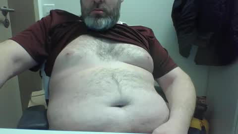 Snapshot of crouch1 chatting on February 2025 09:43:01 AM Crouch1 online show from February 2025 09:43:01 AM