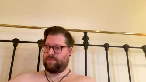 crouchendtiger online show from November 2025 11:22:01 AM