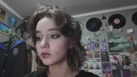 Snapshot of cruella_mira chatting on October 2025 06:06:02 PM cruella_mira online show from October 2025 06:06:02 PM