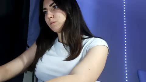 Alie online show from November 2025 06:09:02 PM