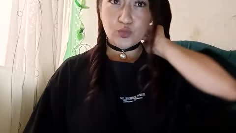 Snapshot of crystal_669 chatting on February 2026 02:24:02 PM carol online show from February 2026 02:24:02 PM