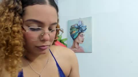 Crystal online show from December 2025 06:24:02 PM