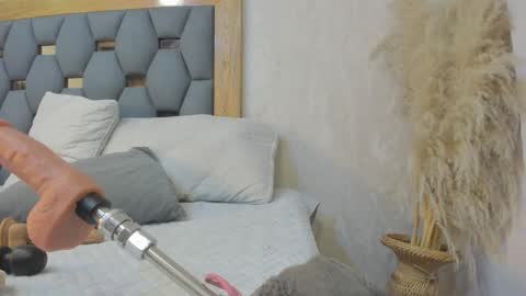 crystal_sm online show from January 2026 03:01:02 AM