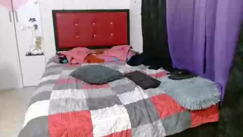 Crystal Blaze online show from January 2025 04:50:01 AM