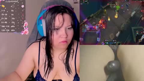 Snapshot of crystal_velvet01 chatting on December 2024 03:48:01 AM crystal online show from December 2024 03:48:01 AM