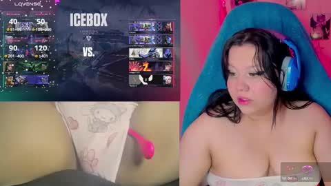 Snapshot of crystal_velvet01 chatting on March 2025 04:44:02 PM crystal online show from March 2025 04:44:02 PM