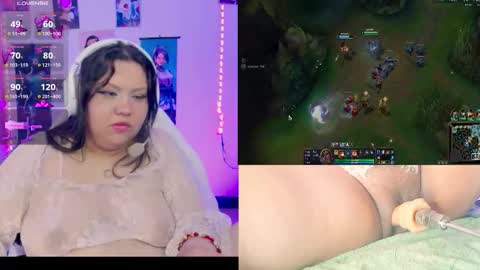 Snapshot of crystal_velvet01 chatting on March 2026 01:12:02 AM crystal online show from March 2026 01:12:02 AM