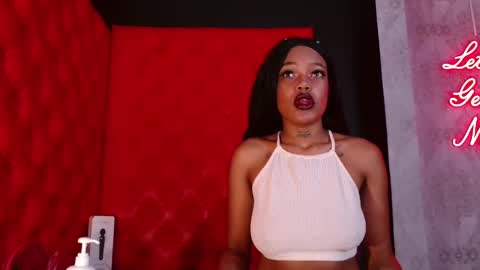 Crystal online show from November 2025 10:48:02 PM