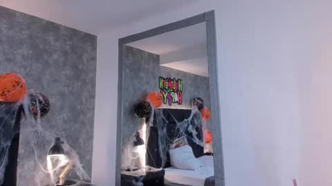 Snapshot of crystaldarliing chatting on October 2025 03:23:02 PM Crystal online show from October 2025 03:23:02 PM