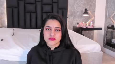 Snapshot of crystaldarliing chatting on November 2025 03:44:01 PM Crystal online show from November 2025 03:44:01 PM