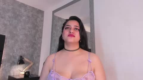 Snapshot of crystaldarliing chatting on November 2025 05:35:02 PM Crystal online show from November 2025 05:35:02 PM