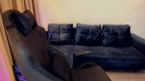 crystalemily online show from December 2024 08:18:02 PM