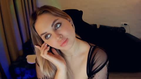 crystalemily online show from December 2024 11:05:01 PM