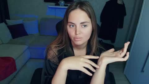 crystalemily online show from October 2025 07:09:02 PM