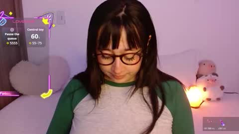 Snapshot of crystalitesq chatting on October 2025 12:32:02 AM Olivia  online show from October 2025 12:32:02 AM