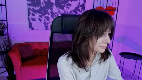 crystallbloom online show from October 2025 02:31:01 AM