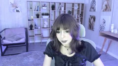 crystallbloom online show from October 2025 04:20:02 PM