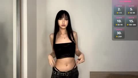 Snapshot of crystalllmolly chatting on June 2026 05:30:02 PM crystalllmolly online show from June 2026 05:30:02 PM
