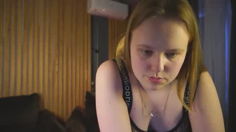 crystallpaws_ online show from November 2025 07:55:02 AM