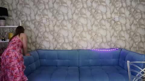 crystallpaws_ online show from February 2026 06:46:01 AM