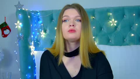 Crystal online show from December 2024 04:09:02 PM