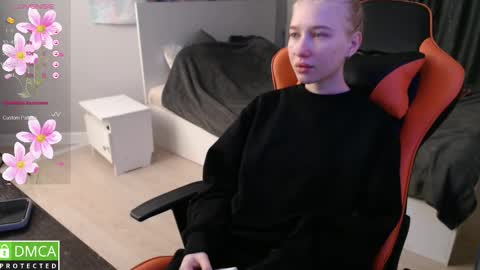 Snapshot of crystalyss chatting on February 2025 12:38:02 AM Lia online show from February 2025 12:38:02 AM