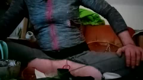 crystelweed online show from November 2025 11:26:01 PM