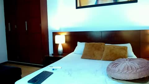 crytalqueen_ online show from July 2026 02:32:01 PM