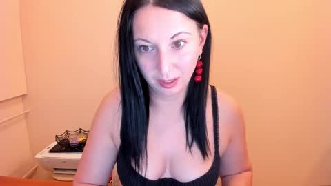 Snapshot of cuckqueenxxl chatting on February 2025 03:38:01 PM HELEN online show from February 2025 03:38:01 PM