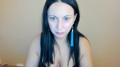 Snapshot of cuckqueenxxl chatting on September 2025 12:38:02 PM HELEN online show from September 2025 12:38:02 PM