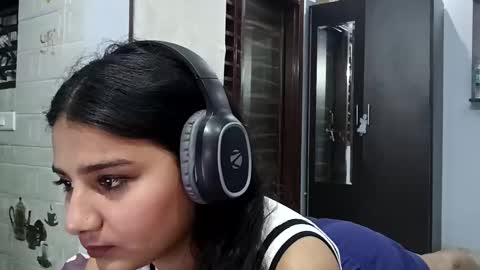 cuddlemuffins online show from April 2026 02:22:01 PM