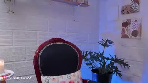 Leonela online show from July 2026 07:16:01 PM