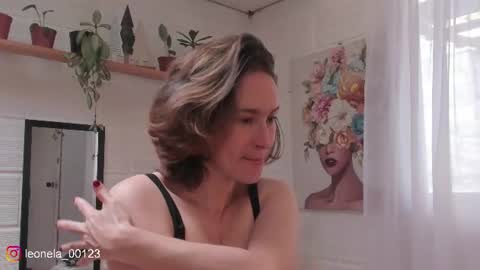 Leonela online show from July 2026 04:55:01 PM