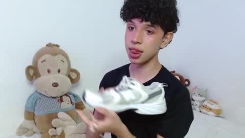 Cuddly online show from November 2025 05:31:02 AM