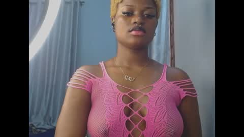 Snapshot of cum_ebony_petitxx chatting on June 2026 06:49:01 AM cath online show from June 2026 06:49:01 AM