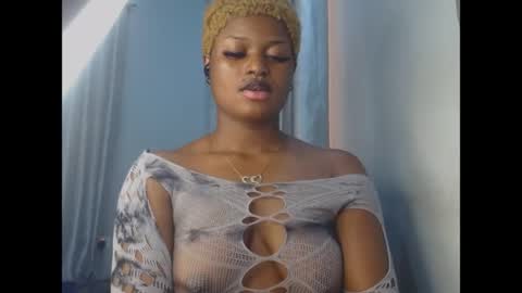 Snapshot of cum_ebony_petitxx chatting on June 2026 10:15:01 AM cath online show from June 2026 10:15:01 AM