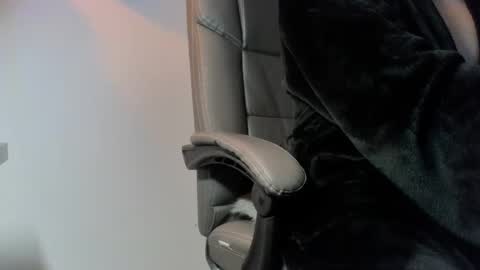 cum gun online show from October 2025 07:00:01 PM