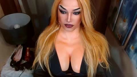 Cattaleya online show from December 2025 07:14:02 AM