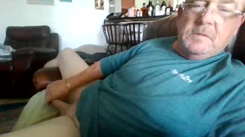 Snapshot of cumsalot55797187 chatting on February 2025 05:48:02 PM cumsalot55797187 online show from February 2025 05:48:02 PM