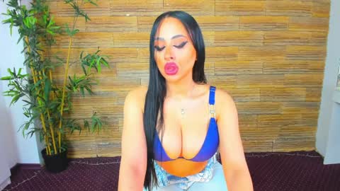 Snapshot of cupcake_izzy chatting on April 2026 04:35:02 AM cupcake_izzy online show from April 2026 04:35:02 AM