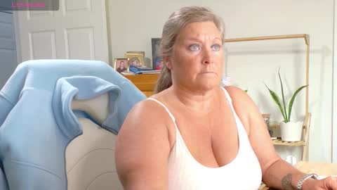 Snapshot of curiouscouple3143 chatting on February 2026 06:35:02 PM curious couple online show from February 2026 06:35:02 PM