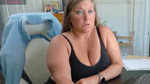 Snapshot of curiouscouple3143 chatting on February 2026 05:53:02 PM curious couple online show from February 2026 05:53:02 PM