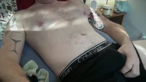 Snapshot of curiousmax18 chatting on December 2025 05:40:02 PM Maxx online show from December 2025 05:40:02 PM