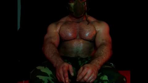CuriousMuscleBoy online show from January 2026 01:00:02 AM
