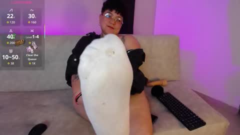 Snapshot of curly_cam_queen chatting on January 2026 08:18:02 AM Bruna online show from January 2026 08:18:02 AM