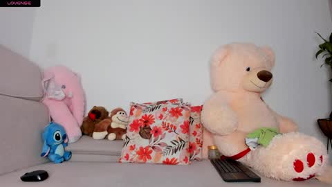 Snapshot of curly_sweett chatting on May 2026 04:04:02 PM Curly - OF- CURLY SWEETT online show from May 2026 04:04:02 PM