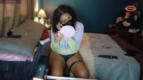 Curlynony online show from November 2025 05:24:01 PM